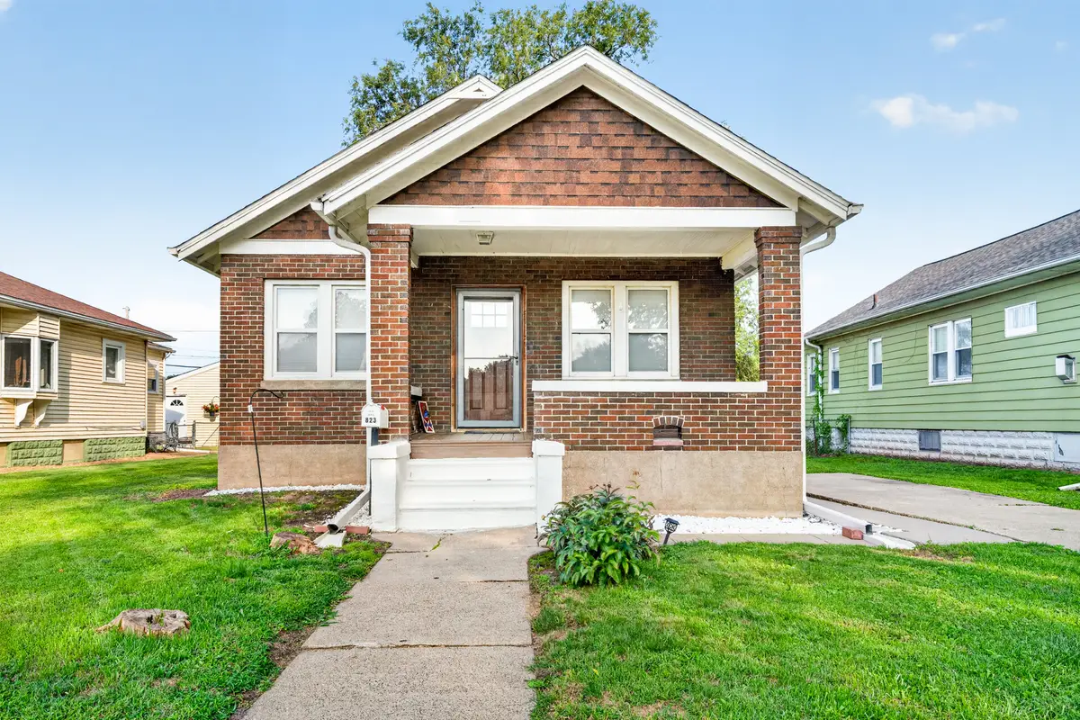 823 Pershing Boulevard, Clinton, IA 52732 - #1