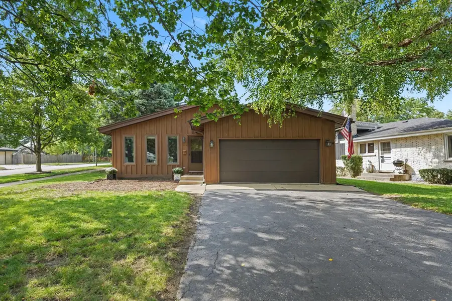 452 Commonwealth Lane, Elmhurst, IL 60126 - #2