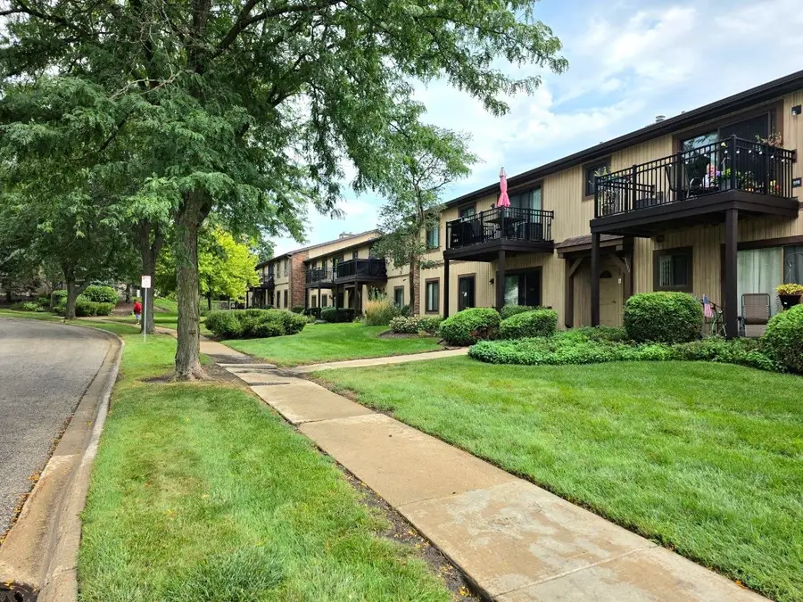 1099 Prescott Drive #2D, Roselle, IL 60172 - #3