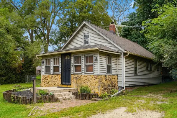 1702 W 3rd Street, Sterling, IL 61081