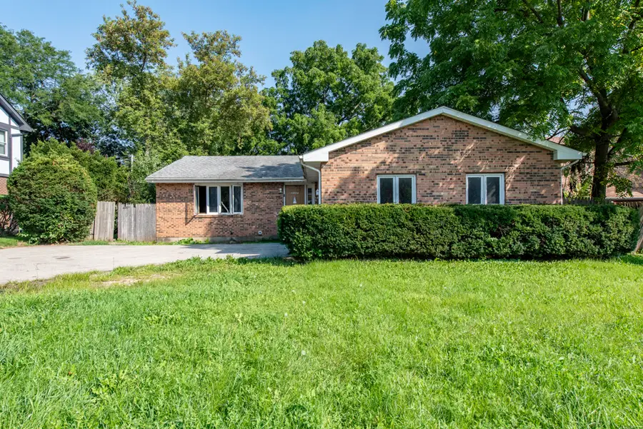 2337 N Sheridan Road, Waukegan, IL 60087 - #2