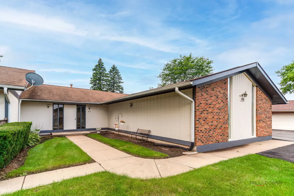 913 Wiltshire Drive #A, McHenry, IL 60050 - #1