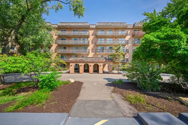 Address Withheld By Seller, Downers Grove, IL 60516