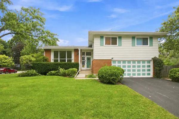 1103 Kenton Road, Deerfield, IL 60015