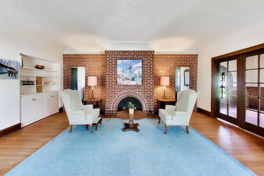 6136 Crain Street, Morton Grove, IL 60053 - #3
