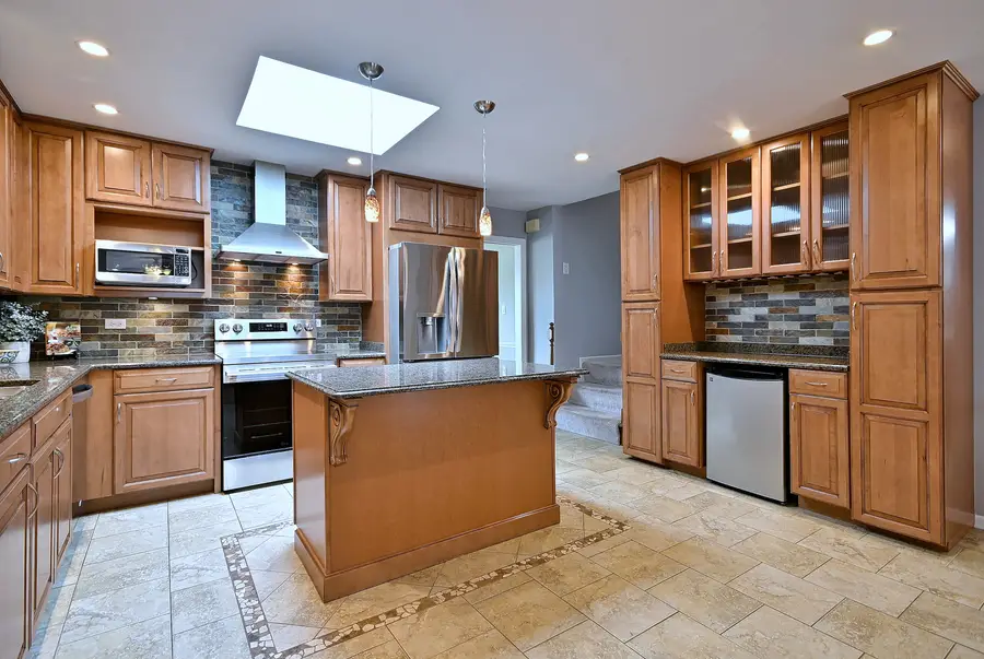 712 67th Street, Darien, IL 60561 - #2