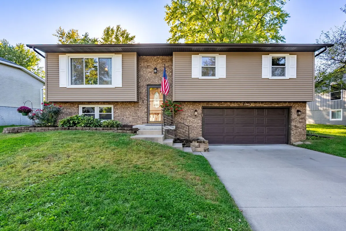 2940 Willow Drive, Bettendorf, IA 52722 - #1