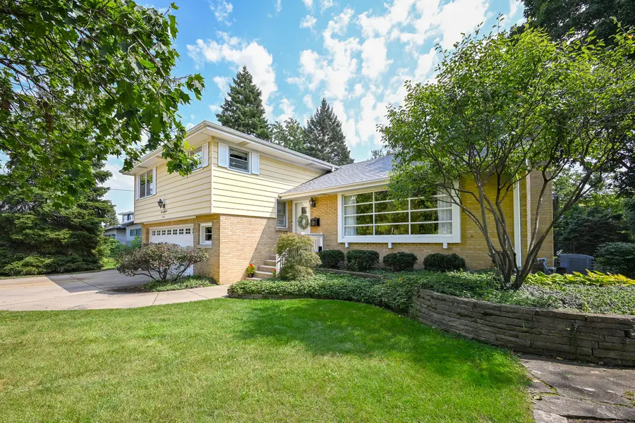 218 W Elm Street, Wheaton, IL 60189 - #3