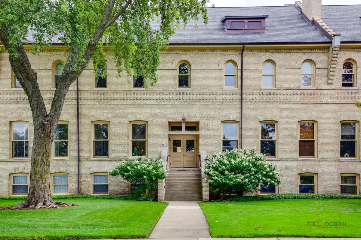 190 Leonard Wood S #106, Highland Park, IL 60035 - #1