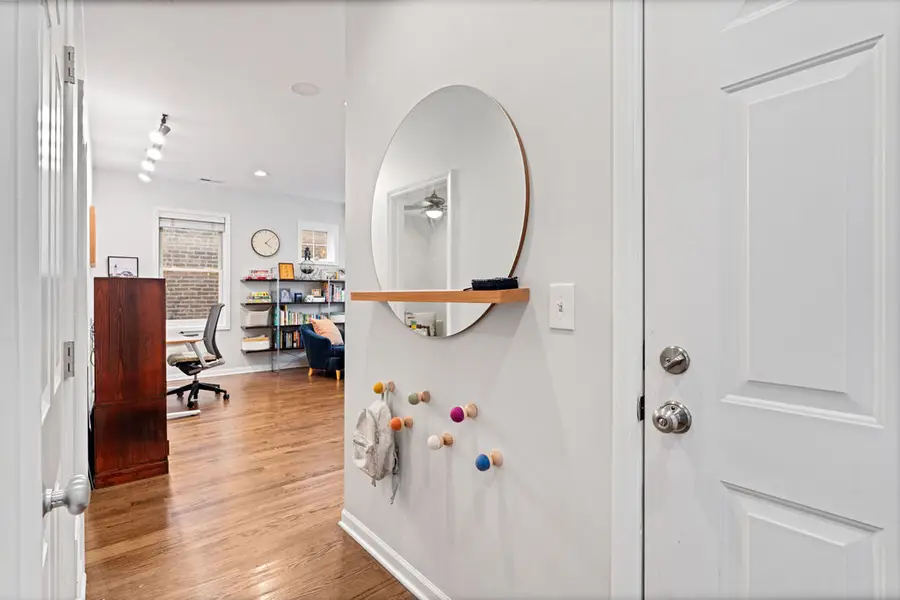 2032 W Farragut Avenue #2, Chicago, IL 60625 - #2