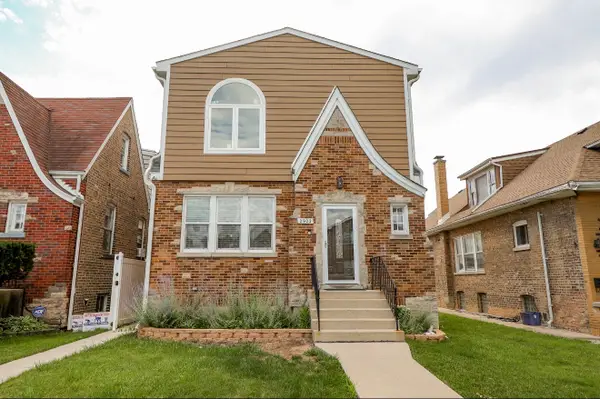 2922 N New England Avenue, Chicago, IL 60634