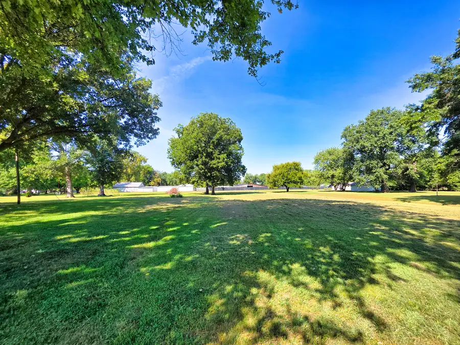 342 S Elm Street, Flora, IL 62839 - #2