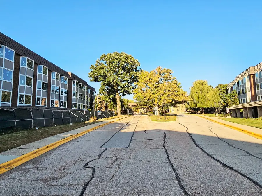 200 Thames Parkway #1K, Park Ridge, IL 60068 - #3