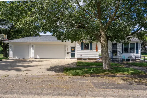 523 12th Avenue, De Witt, IA 52742