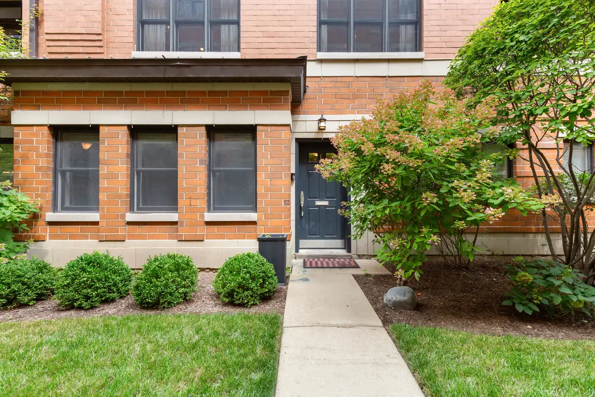 3842 N Southport Avenue #L, Chicago, IL 60613 - #1