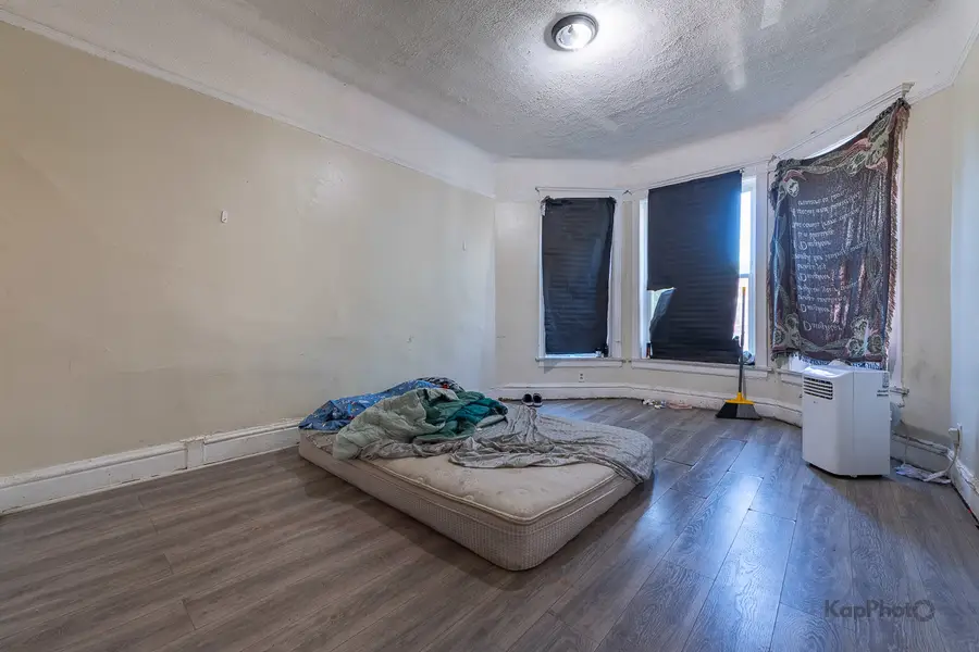 6327 S Saint Lawrence Avenue, Chicago, IL 60637 - #3
