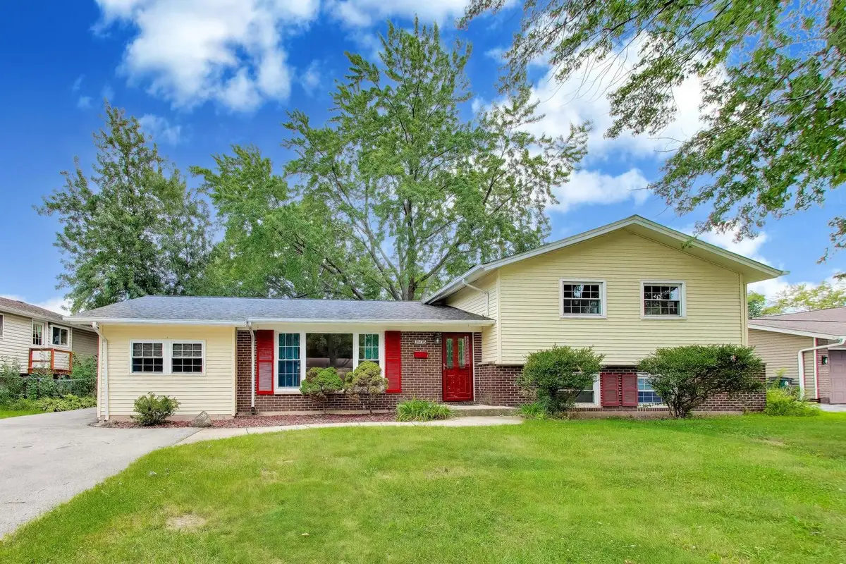 2805 Kincaid Drive, Woodridge, IL 60517 - #1