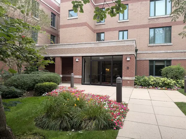891 Central Avenue #219, Highland Park, IL 60035