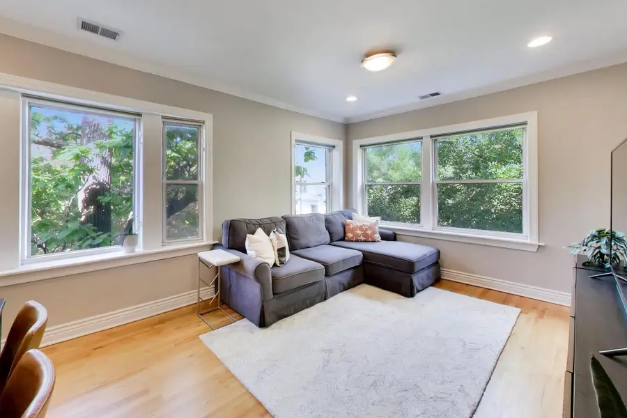 3557 N Hamilton Avenue #3, Chicago, IL 60618 - #2