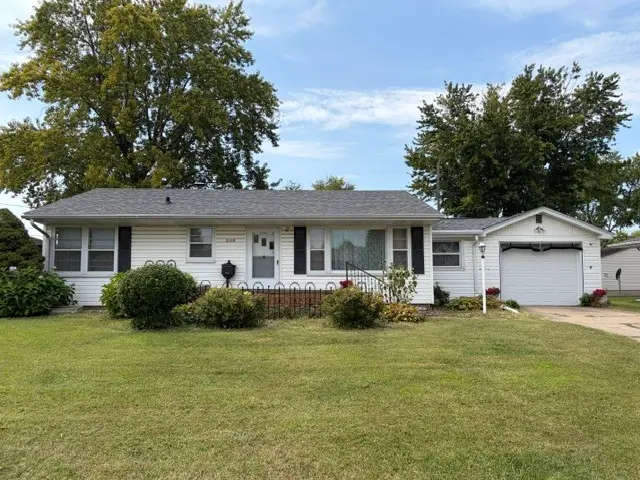 2108 Manor Lane, Peru, IL 61354 - #1