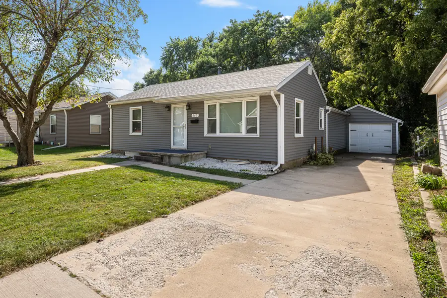 940 31st Street, Bettendorf, IA 52722 - #2