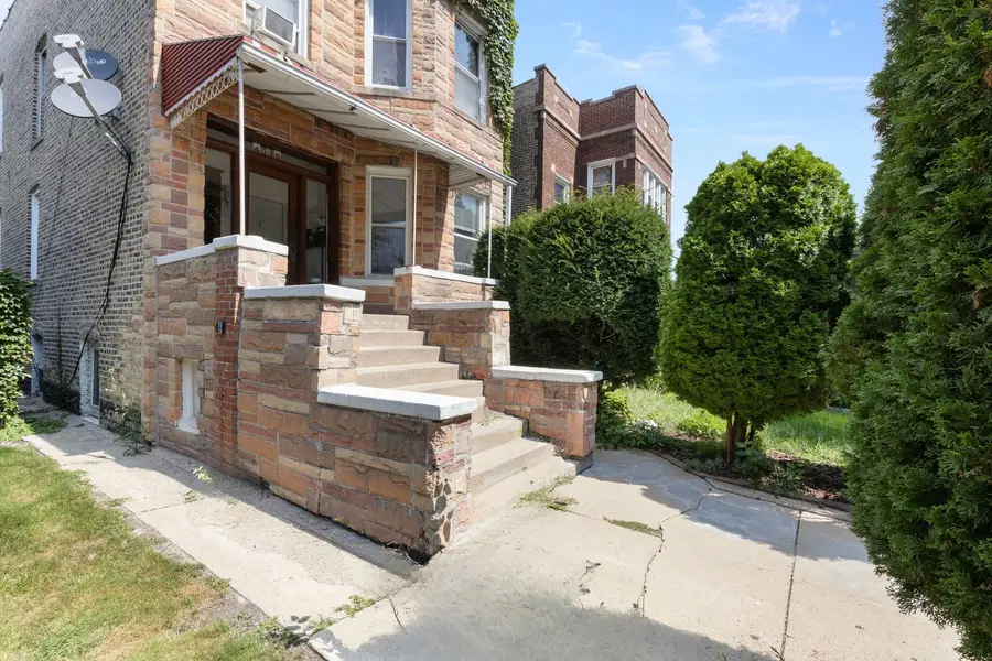 4018 W Oakdale Avenue, Chicago, IL 60641 - #2