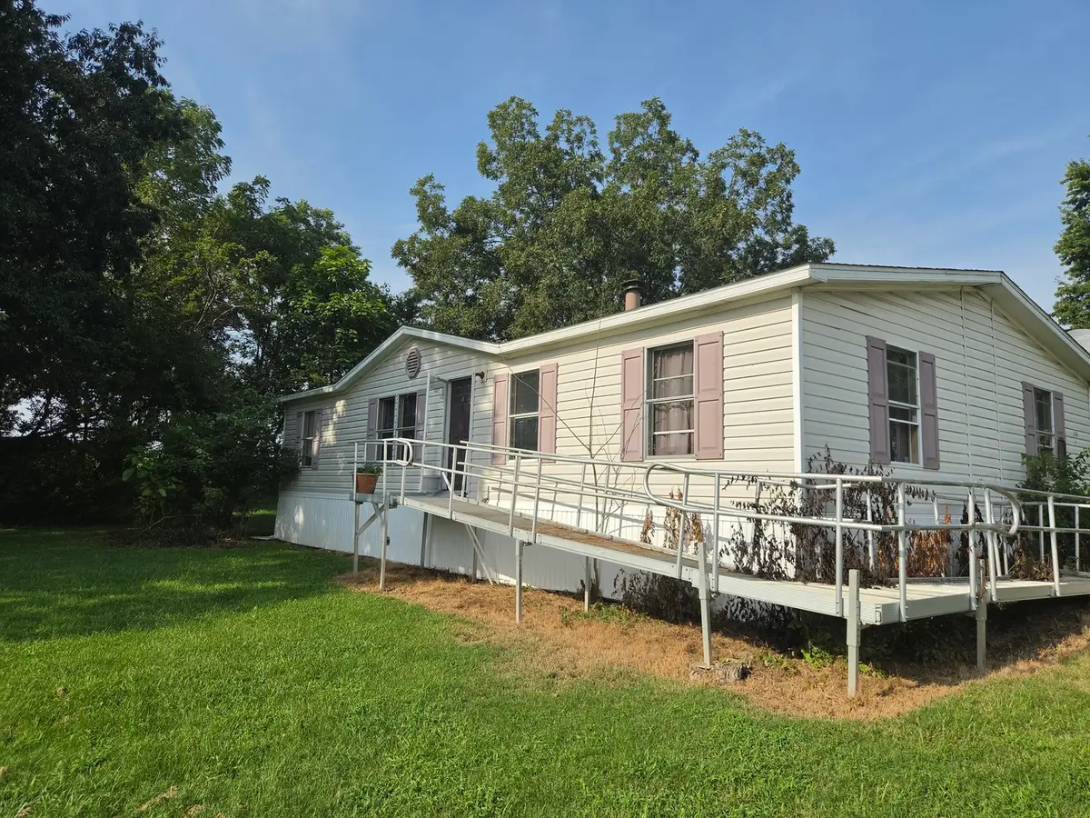 802 E O Henry Street, McLeansboro, IL 62859 - #1