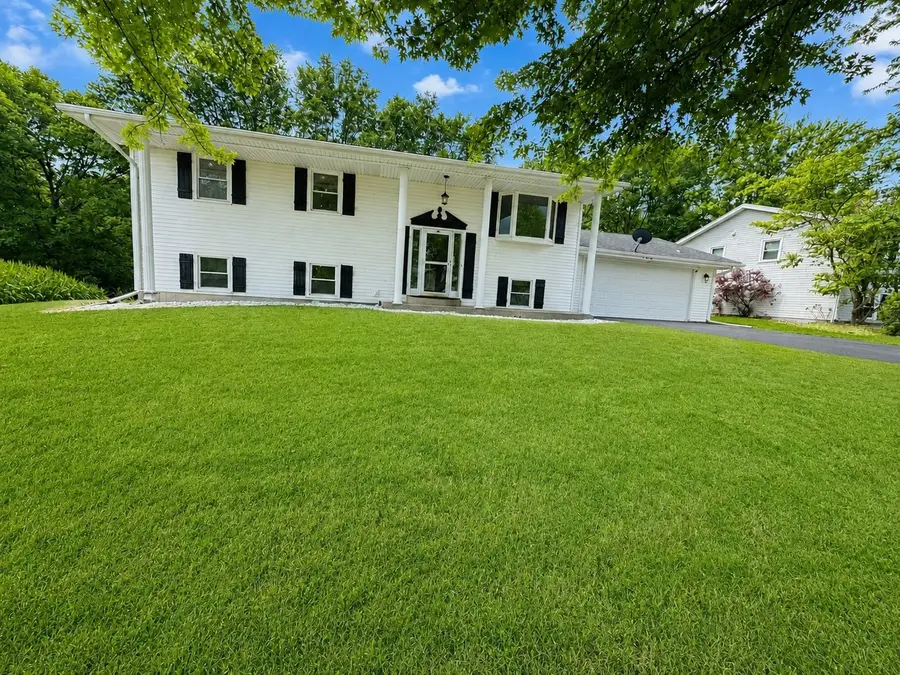 437 E 11th Street, Pecatonica, IL 61063 - #2