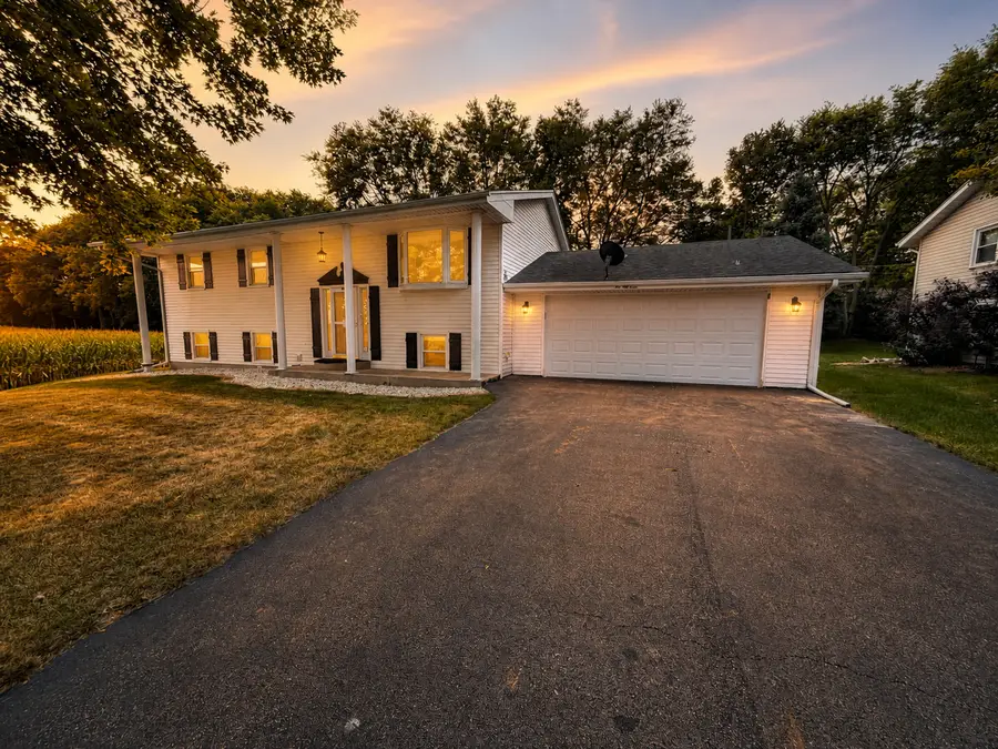 437 E 11th Street, Pecatonica, IL 61063 - #3