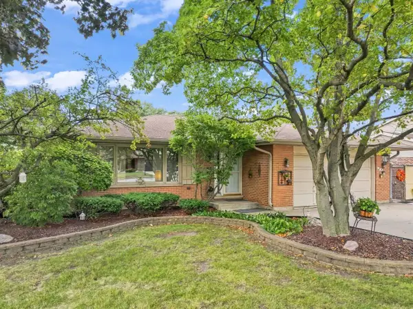 3310 Plum Grove Drive, Rolling Meadows, IL 60008