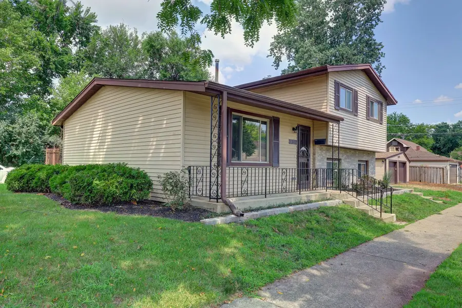 2347 S 17th Avenue, Broadview, IL 60155 - #3