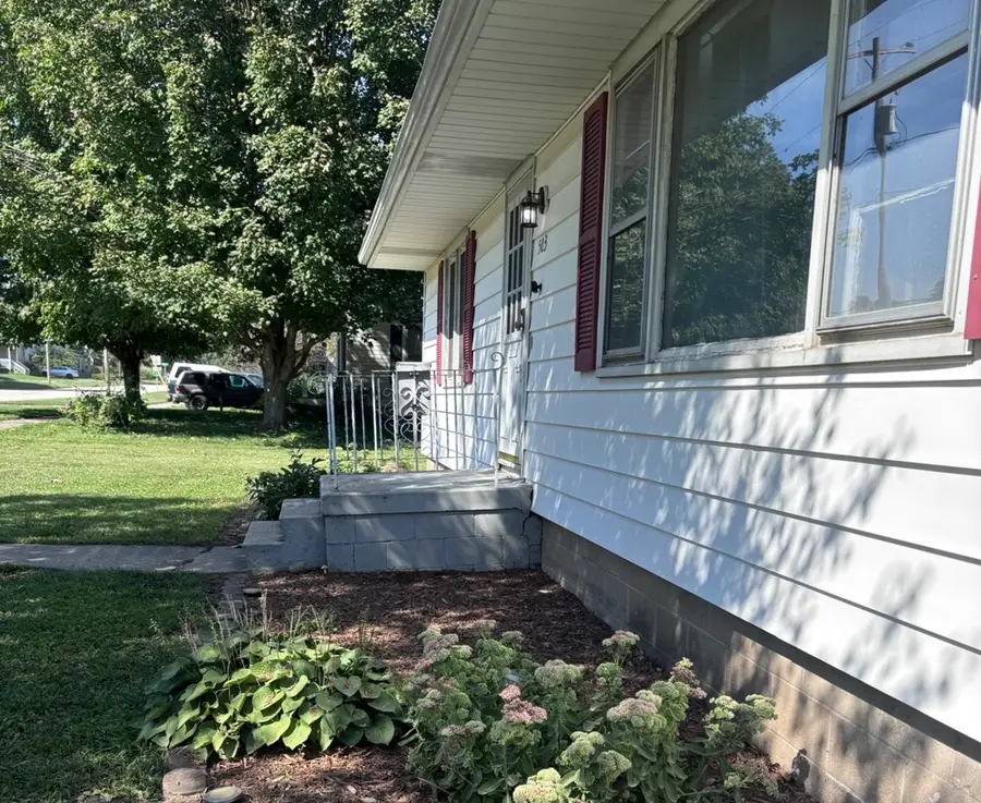 503 N Center Avenue, Galva, IL 61434 - #3