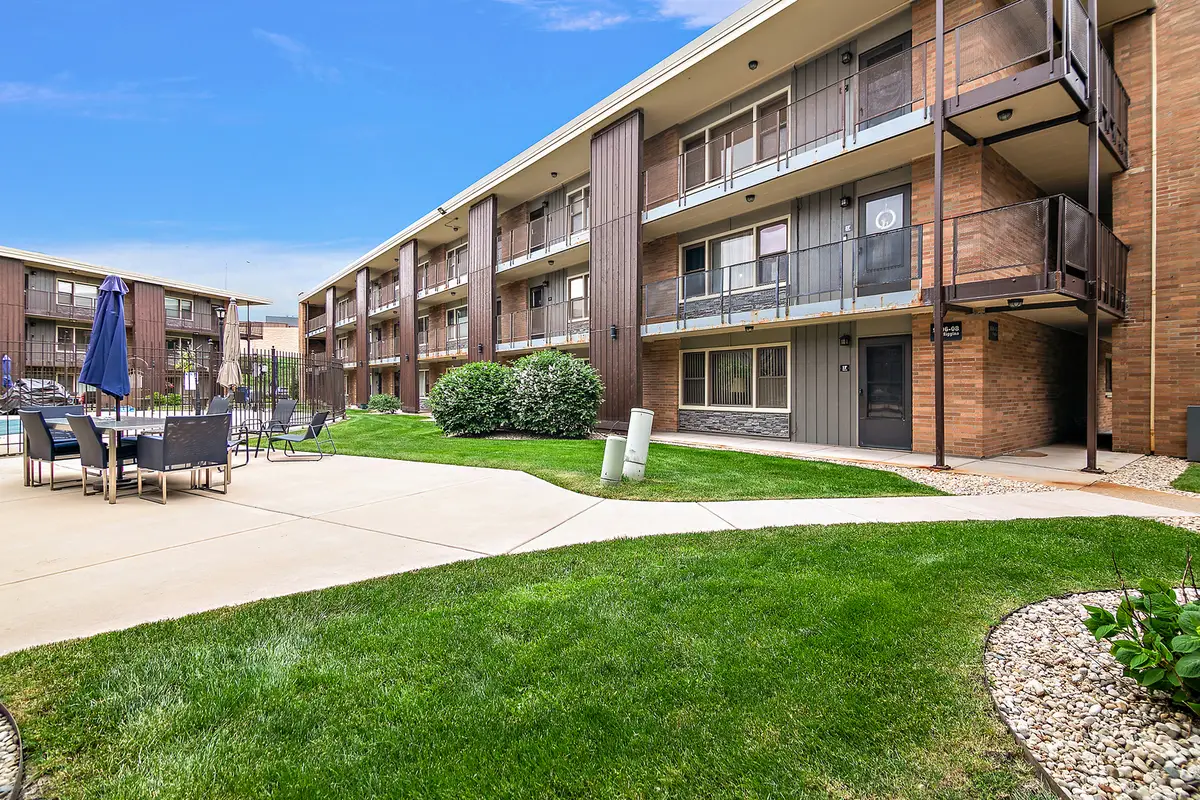 9608 W Higgins Road #2c, Rosemont, IL 60018 - #1