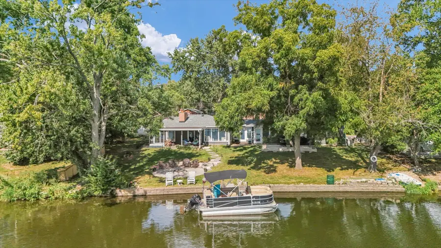 1513 W Point Drive, Mahomet, IL 61853 - #3
