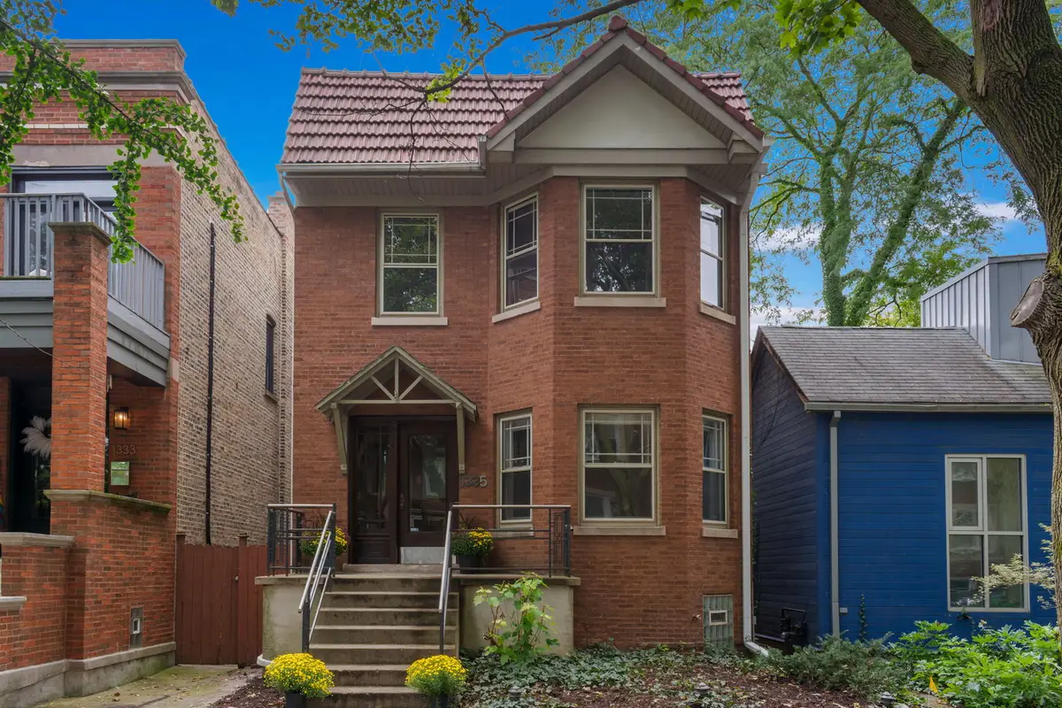 1335 W Hollywood Avenue, Chicago, IL 60660 - #1