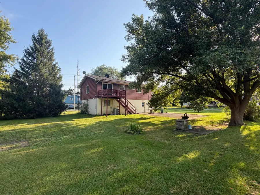 287 W Clay Street, El Paso, IL 61738 - #3