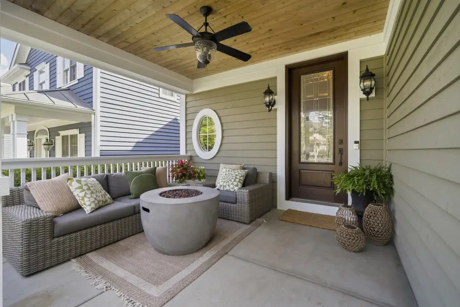 709 E Sunnyside Avenue, Libertyville, IL 60048 - #3