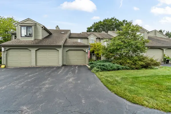900 Shoreline Road, Lake Barrington, IL 60010