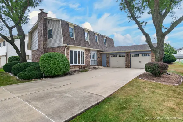 511 Cottonwood Lane, Schaumburg, IL 60193