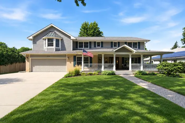 1654 Wadsworth Road, Wheaton, IL 60189