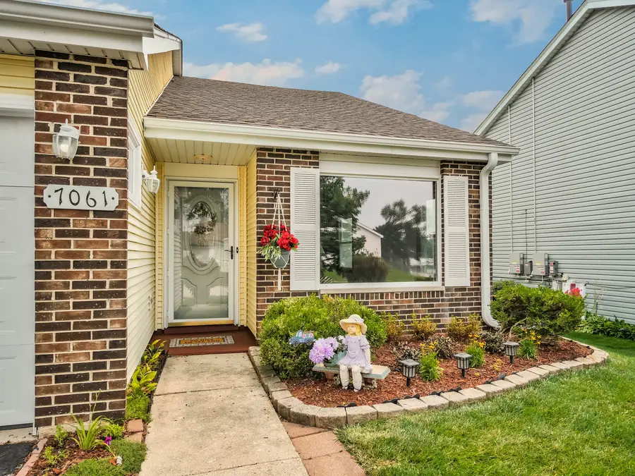 7061 Yorkshire Drive, Woodridge, IL 60517 - #2