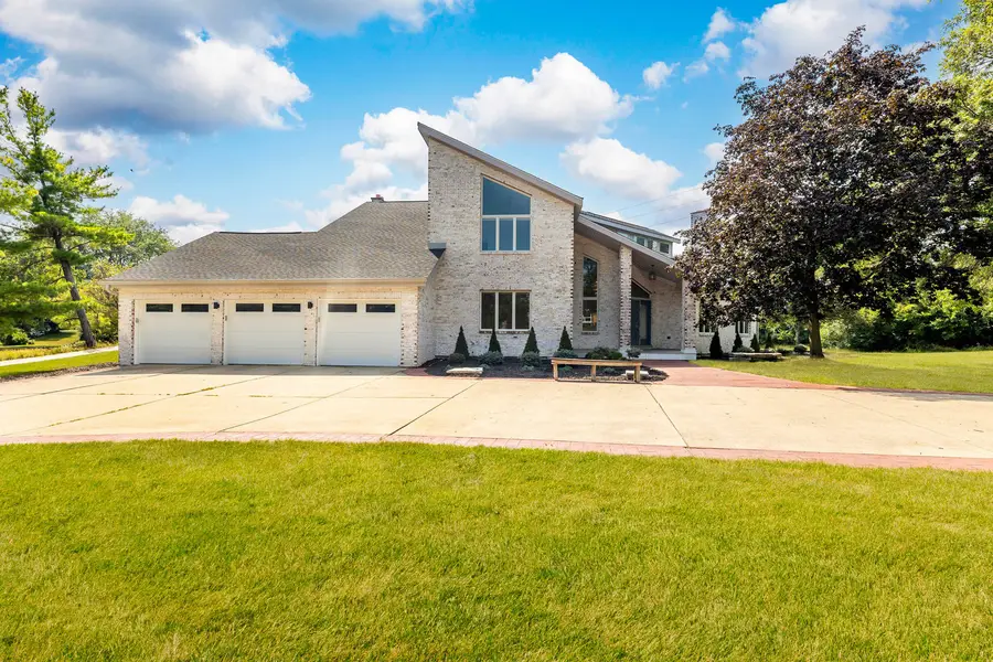 8920 Royal Drive, Burr Ridge, IL 60527 - #2