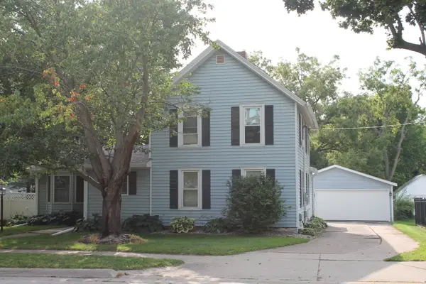 235 S Stewart Street, Geneseo, IL 61254