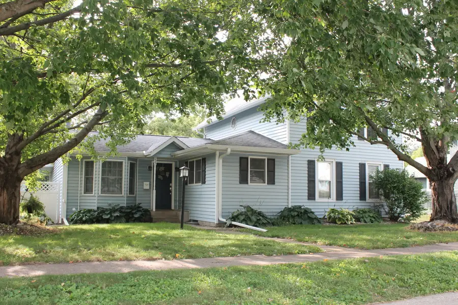 235 S Stewart Street, Geneseo, IL 61254 - #2