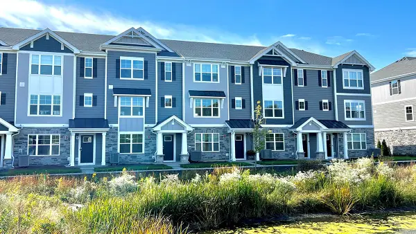 293 Basin Court, St. Charles, IL 60174