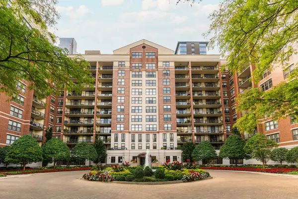 55 W Delaware Place #1007, Chicago, IL 60610