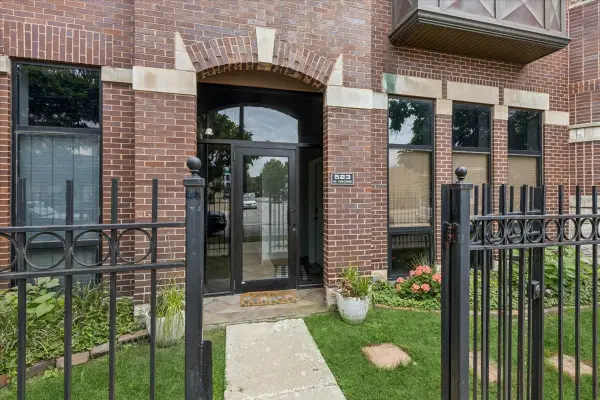 523 N Racine Avenue #1, Chicago, IL 60642