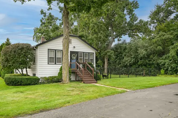 140 W Frontage Road, Northfield, IL 60093