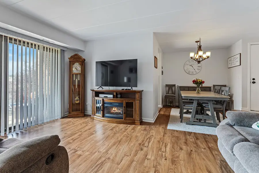 14035 Laramie Avenue #409, Crestwood, IL 60418 - #2