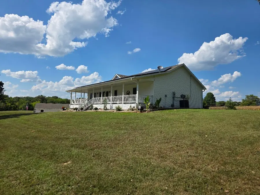 12371 S Park Road, Benton, IL 62812 - #2